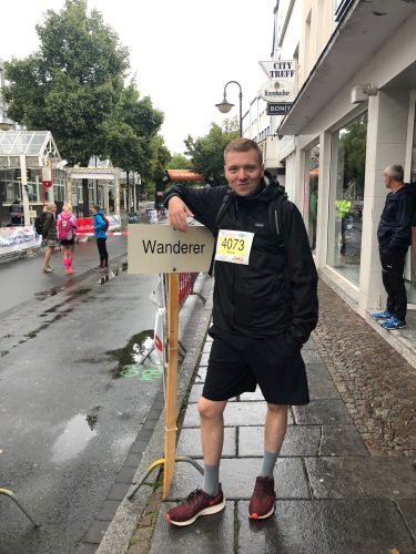 Pascal Grüger beim Start des P-Weg Marathon 2022